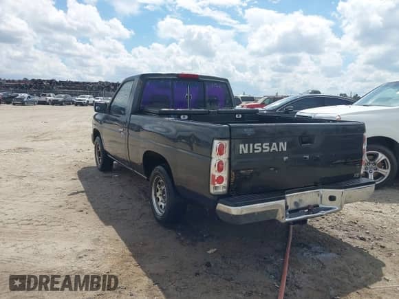 1994 Nissan Frontier z VIN 1N6SD11S8RC384511, wystawiony jako IAAI lot #43221532 z przebiegiem 319 071 mil mil oraz . Historia ofert i sprzedaży dostępna na DreamBid. Obrazek 3.