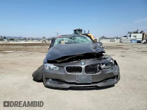 2015 BMW 3 Series 328i с VIN WBA3C1C53FK124517, выставлен на аукционе Copart как лот 70328945 с пробегом 109 940 миль миль и Списание • Salvage title. История ставок и продаж доступна на DreamBid. Изображение 13.