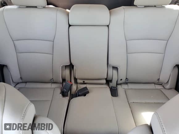 2021 Honda Pilot Touring 8-Passenger z VIN 5FNYF5H94MB042955, wystawiony jako Copart lot #62386735 z przebiegiem 58 976 mil mil oraz Szkoda całkowita • Salvage title. Historia ofert i sprzedaży dostępna na DreamBid. Obrazek 10.