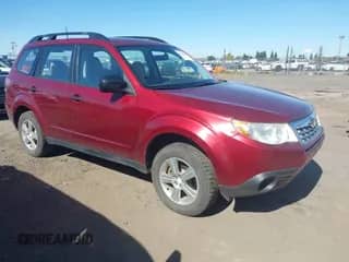 2012 Subaru Forester X z VIN JF2SHABC1CG415324, wystawiony jako IAAI lot #43429353 z przebiegiem 198 479 mil mil oraz . Historia ofert i sprzedaży dostępna na DreamBid. Obrazek 1.