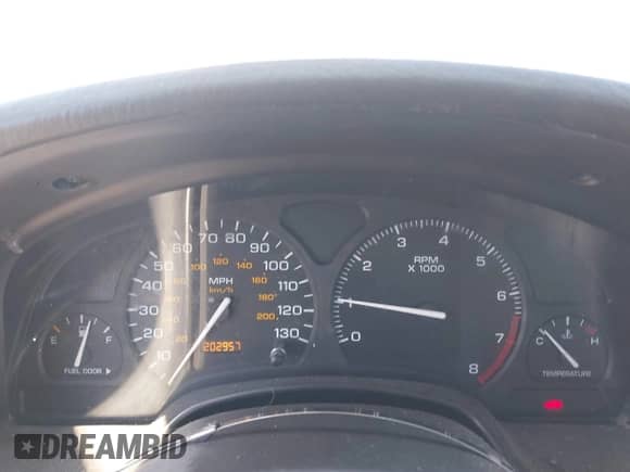 2000 Saturn LS with VIN 1G8JU52F3YY699915, listed as a IAAI auction lot 42180811 with 202,957 mi miles and . Bid and sale history available at DreamBid. Image 7.