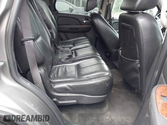 2007 Chevrolet Tahoe LT с VIN 1GNFK13017J332403, выставлен на аукционе IAAI как лот 43009044 с пробегом 226 856 миль миль и . История ставок и продаж доступна на DreamBid. Изображение 8.