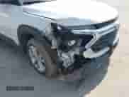 2024 Chevrolet TrailBlazer LS z VIN KL79MNSL7RB161525, wystawiony jako IAAI lot #43153040 z przebiegiem 64 769 mil mil oraz . Historia ofert i sprzedaży dostępna na DreamBid. Obrazek 6.