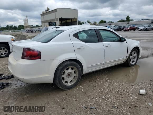 2013 Dodge Avenger SE with VIN 1C3CDZAB1DN712813, listed as a Copart auction lot 68352585 with 145,931 mi miles and Clean title. Bid and sale history available at DreamBid. Image 3.
