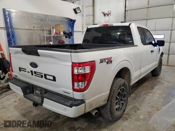 2022 Ford F-150 XL z VIN 1FTFX1E80NKE11162, wystawiony jako Copart lot #83627594 z przebiegiem 38 226 mil mil oraz Szkoda całkowita • Salvage title. Historia ofert i sprzedaży dostępna na DreamBid. Obrazek 3.