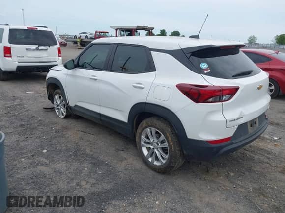 2022 Chevrolet TrailBlazer LS z VIN KL79MMS26NB127877, wystawiony jako IAAI lot #42182846 z przebiegiem 34 364 mil mil oraz . Historia ofert i sprzedaży dostępna na DreamBid. Obrazek 3.