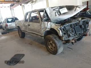 1994 GMC Sierra 1500 with VIN 2GTEK19K6R1571262, listed as a IAAI auction lot 42183695 with 198,872 mi miles and . Bid and sale history available at DreamBid. Image 1.