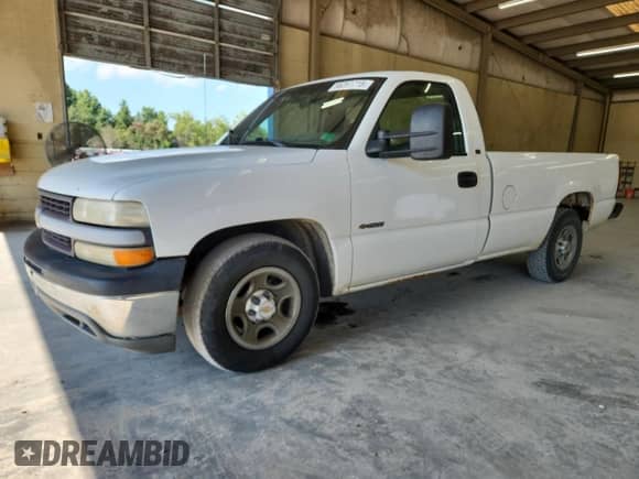 2000 Chevrolet Silverado 1500 с VIN 1GCEC14W3YE331252, выставлен на аукционе Copart как лот 66261715 с пробегом 128 454 миль миль и Списание • Salvage title. История ставок и продаж доступна на DreamBid. Изображение 1.