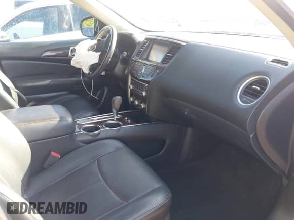 2014 Nissan Pathfinder S z VIN 5N1AR2MN0EC612986, wystawiony jako IAAI lot #42664428 z przebiegiem 175 984 mil mil oraz . Historia ofert i sprzedaży dostępna na DreamBid. Obrazek 5.