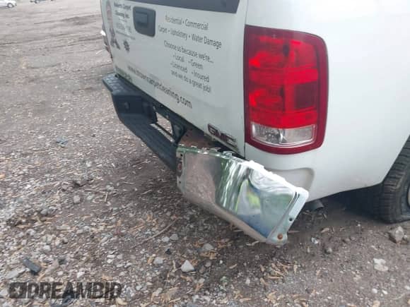 2007 GMC Sierra 1500 Work Truck с VIN 1GTEC14C27Z546439, выставлен на аукционе IAAI как лот 42151757 с пробегом 91 миль миль и . История ставок и продаж доступна на DreamBid. Изображение 6.