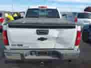 2011 Chevrolet Silverado 1500 LTZ z VIN 3GCPKTE22BG136343, wystawiony jako IAAI lot #42056685 z przebiegiem 188 066 mil mil oraz . Historia ofert i sprzedaży dostępna na DreamBid. Obrazek 16.