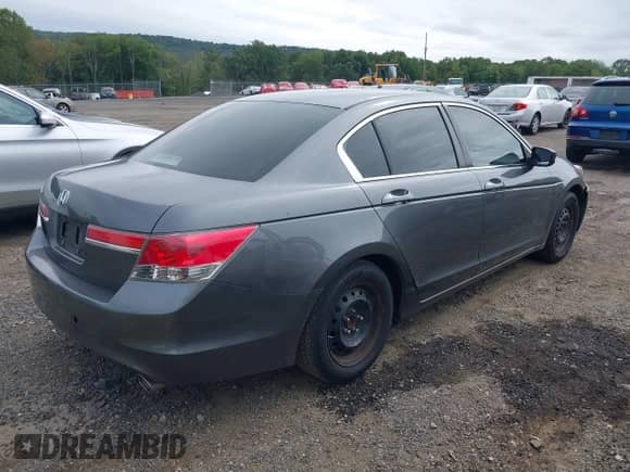 2012 Honda Accord LX z VIN 1HGCP2F32CA205664, wystawiony jako IAAI lot #43173202 z przebiegiem 120 727 mil mil oraz . Historia ofert i sprzedaży dostępna na DreamBid. Obrazek 4.