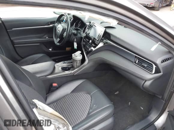 2023 Toyota Camry SE с VIN 4T1G11AKXPU151363, выставлен на аукционе IAAI как лот 42984105 с пробегом 67 559 миль миль и . История ставок и продаж доступна на DreamBid. Изображение 5.