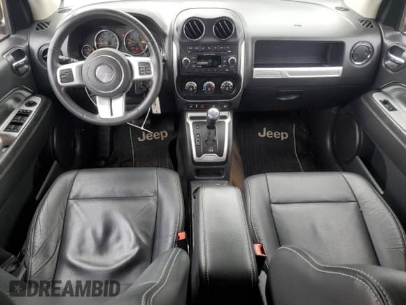 2015 Jeep Compass High Altitude z VIN 1C4NJDEB8FD117749, wystawiony jako Copart lot #71637085 z przebiegiem 60 318 mil mil oraz Szkoda całkowita • Salvage title. Historia ofert i sprzedaży dostępna na DreamBid. Obrazek 8.