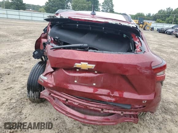 2024 Chevrolet Trax LT с VIN KL77LHE22RC246877, выставлен на аукционе Copart как лот 69111705 с пробегом 22 831 миль миль и Списание • Salvage title. История ставок и продаж доступна на DreamBid. Изображение 6.