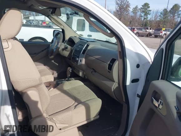 2010 Nissan Frontier LE z VIN 1N6AD0EV5AC431850, wystawiony jako IAAI lot #41766865 z przebiegiem 163 890 mil mil oraz . Historia ofert i sprzedaży dostępna na DreamBid. Obrazek 5.