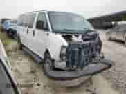 2013 Chevrolet Express Passenger LT z VIN 1GAZG1FG0D1167528, wystawiony jako Copart lot #53741965 z przebiegiem 103 253 mil mil oraz Szkoda całkowita • Salvage title. Historia ofert i sprzedaży dostępna na DreamBid. Obrazek 4.