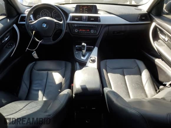 2013 BMW 3 Series 328i xDrive with VIN WBA3B3C56DJ811377, listed as a Copart auction lot 85263265 with 140,109 mi miles and Salvage title. Bid and sale history available at DreamBid. Image 8.