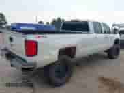 2017 Chevrolet Silverado 2500HD Work Truck z VIN 1GC1KUEG7HF226685, wystawiony jako IAAI lot #42839054 z przebiegiem 204 220 mil mil oraz . Historia ofert i sprzedaży dostępna na DreamBid. Obrazek 4.