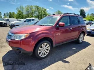 2013 Subaru Forester X Premium z VIN JF2SHADCXDH433667, wystawiony jako Copart lot #59235345 z przebiegiem 107 712 mil mil oraz Czysty tytuł • Clean title. Historia ofert i sprzedaży dostępna na DreamBid. Obrazek 1.
