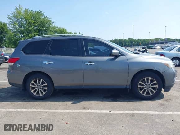 2015 Nissan Pathfinder Platinum with VIN 5N1AR2MM2FC608267, listed as a IAAI auction lot 42799535 with 193,438 mi miles and . Bid and sale history available at DreamBid. Image 13.