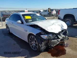 2011 BMW M3 z VIN WBSDX9C55BE584662, wystawiony jako IAAI lot #41699373 z przebiegiem 57 744 mil mil oraz . Historia ofert i sprzedaży dostępna na DreamBid. Obrazek 1.