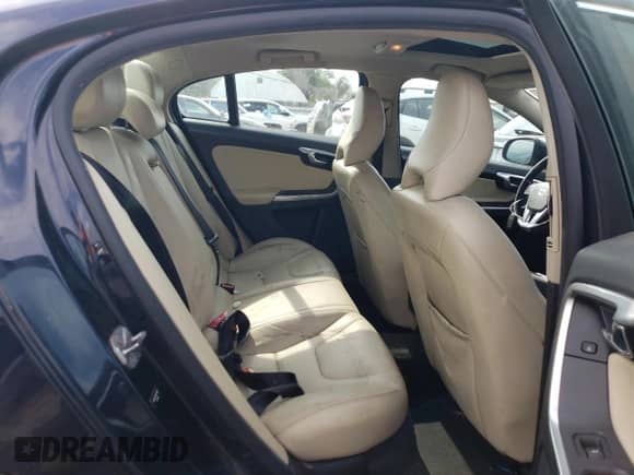 2016 Volvo S60 T5 Premier с VIN YV1612TK5G2411919, выставлен на аукционе Copart как лот 80353745 с пробегом 116 956 миль миль и Списание • Salvage title. История ставок и продаж доступна на DreamBid. Изображение 10.