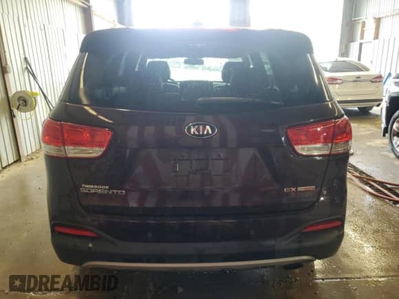 2016 Kia Sorento EX z VIN 5XYPHDA1XGG040595, wystawiony jako Copart lot #61464985 z przebiegiem 110 896 mil mil oraz Szkoda całkowita • Salvage title. Historia ofert i sprzedaży dostępna na DreamBid. Obrazek 6.