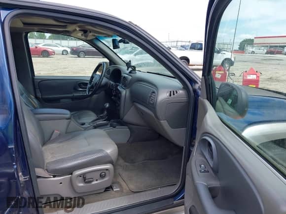 2002 Chevrolet TrailBlazer LS с VIN 1GNDT13S122427343, выставлен на аукционе IAAI как лот 42715044 с пробегом 160 157 миль миль и . История ставок и продаж доступна на DreamBid. Изображение 5.