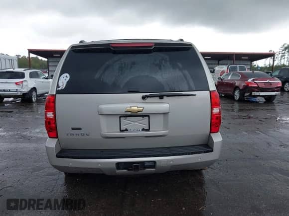 2007 Chevrolet Tahoe LT with VIN 1GNFC130X7R189031, listed as a IAAI auction lot 43403595 with 167,774 mi miles and . Bid and sale history available at DreamBid. Image 16.