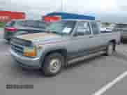 1994 Dodge Dakota z VIN 1B7GL23Y6RS647541, wystawiony jako IAAI lot #42717711 z przebiegiem 123 264 mil mil oraz . Historia ofert i sprzedaży dostępna na DreamBid. Obrazek 2.