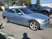 2010 BMW 3 Series 328i с VIN WBAWL1C55AP492755, выставлен на аукционе Copart как лот 82142075 с пробегом 148 391 миль миль и Списание • Salvage title. История ставок и продаж доступна на DreamBid. Изображение 4.