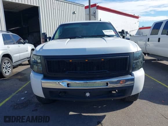 2009 Chevrolet Silverado 1500 LT z VIN 1GCEK29089Z132530, wystawiony jako IAAI lot #43433626 z przebiegiem 242 181 mil mil oraz . Historia ofert i sprzedaży dostępna na DreamBid. Obrazek 12.