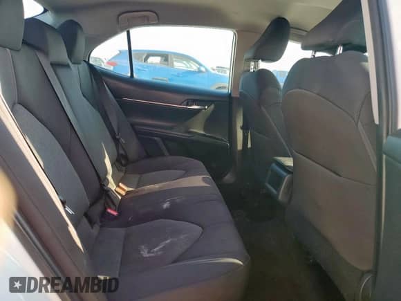 2020 Toyota Camry LE z VIN 4T1C11AK6LU357188, wystawiony jako Copart lot #80066295 z przebiegiem Nie podano mil oraz Szkoda całkowita • Salvage title. Historia ofert i sprzedaży dostępna na DreamBid. Obrazek 10.