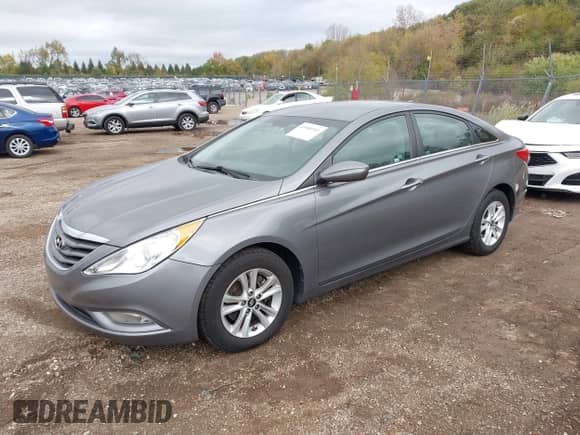 2013 Hyundai Sonata GLS с VIN 5NPEB4AC1DH783192, выставлен на аукционе IAAI как лот 43505341 с пробегом 242 273 миль миль и . История ставок и продаж доступна на DreamBid. Изображение 2.