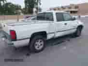 1997 Dodge 1500 z VIN 3B7HC13Z9VG736447, wystawiony jako IAAI lot #42703681 z przebiegiem 208 286 mil mil oraz . Historia ofert i sprzedaży dostępna na DreamBid. Obrazek 4.