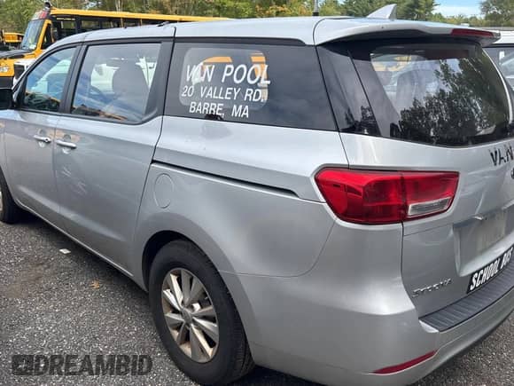 2018 Kia Sedona L with VIN KNDMA5C11J6400714, listed as a Copart auction lot 81249825 with 206,363 mi miles and Clean title. Bid and sale history available at DreamBid. Image 3.