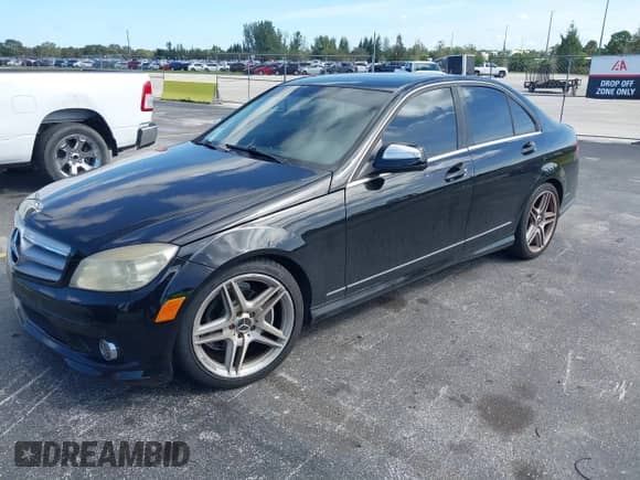 2009 Mercedes-Benz C 300 Sport с VIN WDDGF54X39R055705, выставлен на аукционе IAAI как лот 43533468 с пробегом 92 386 миль миль и . История ставок и продаж доступна на DreamBid. Изображение 2.