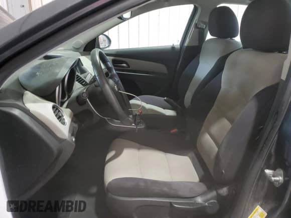 2013 Chevrolet Cruze LS с VIN 1G1PB5SG4D7209361, выставлен на аукционе Copart как лот 63463475 с пробегом 150 921 миль миль и Списание • Salvage title. История ставок и продаж доступна на DreamBid. Изображение 7.