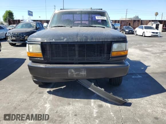 1994 Ford F-150 z VIN 1FTEF14YXRNB12413, wystawiony jako Copart lot #66446545 z przebiegiem 141 033 mil mil oraz Czysty tytuł • Clean title. Historia ofert i sprzedaży dostępna na DreamBid. Obrazek 5.