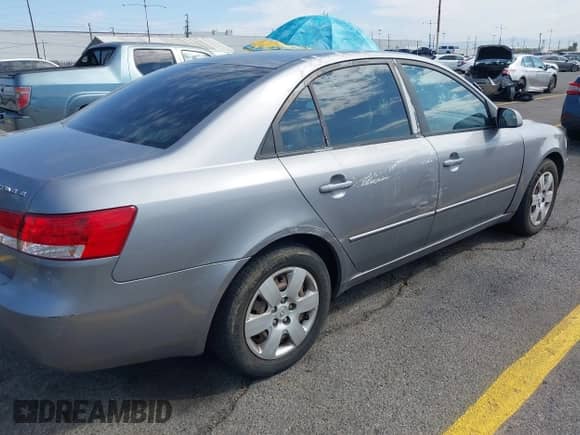 2006 Hyundai Sonata GL z VIN 5NPET46C46H060431, wystawiony jako IAAI lot #43281199 z przebiegiem 159 202 mil mil oraz . Historia ofert i sprzedaży dostępna na DreamBid. Obrazek 6.
