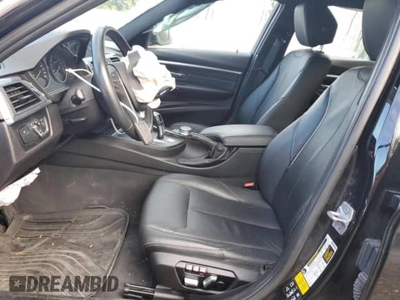 2017 BMW 3 Series 330i xDrive with VIN WBA8D9C37HA011095, listed as a Copart auction lot 70689235 with 92,178 mi miles and Salvage title. Bid and sale history available at DreamBid. Image 7.