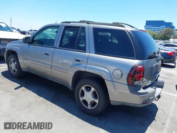 2005 Chevrolet TrailBlazer LT с VIN 1GNDS13S552209073, выставлен на аукционе IAAI как лот 42626776 с пробегом 150 320 миль миль и . История ставок и продаж доступна на DreamBid. Изображение 3.