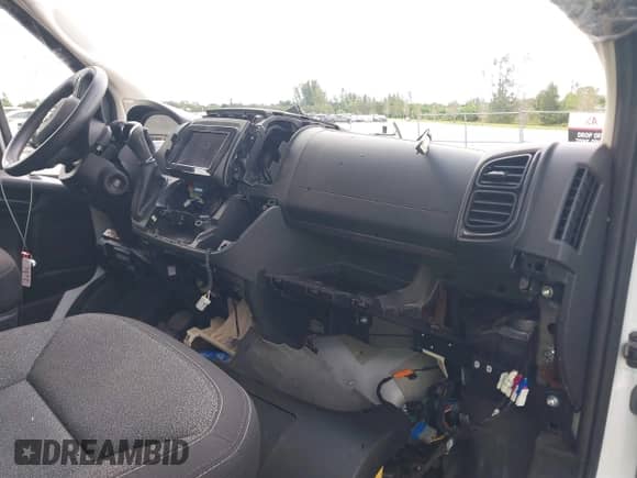 2023 Ram ProMaster Cargo z VIN 3C6MRVJG4PE566297, wystawiony jako IAAI lot #43430241 z przebiegiem 12 080 mil mil oraz . Historia ofert i sprzedaży dostępna na DreamBid. Obrazek 5.