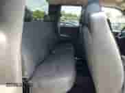 2004 Chevrolet Silverado 1500 LS с VIN 2GCEK19V341260634, выставлен на аукционе Copart как лот 66182655 с пробегом 141 374 миль миль и Списание • Salvage title. История ставок и продаж доступна на DreamBid. Изображение 10.