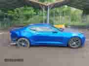 2018 Chevrolet Camaro 1LS z VIN 1G1FA1RX6J0133403, wystawiony jako IAAI lot #42991863 z przebiegiem 63 565 mil mil oraz . Historia ofert i sprzedaży dostępna na DreamBid. Obrazek 13.