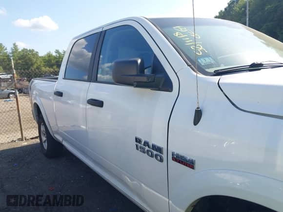 2018 Ram 1500 Harvest z VIN 1C6RR7TT4JS249796, wystawiony jako IAAI lot #43049182 z przebiegiem 74 134 mil mil oraz . Historia ofert i sprzedaży dostępna na DreamBid. Obrazek 13.