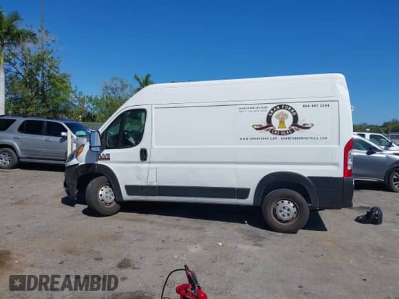 2022 Ram ProMaster Cargo with VIN 3C6LRVBG6NE118991, listed as a IAAI auction lot 41828552 with 55,016 mi miles and . Bid and sale history available at DreamBid. Image 14.