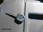 2019 Chevrolet Silverado 1500 Work Truck z VIN 3GCUYAEF6KG271771, wystawiony jako IAAI lot #41886451 z przebiegiem 104 763 mil mil oraz . Historia ofert i sprzedaży dostępna na DreamBid. Obrazek 11.