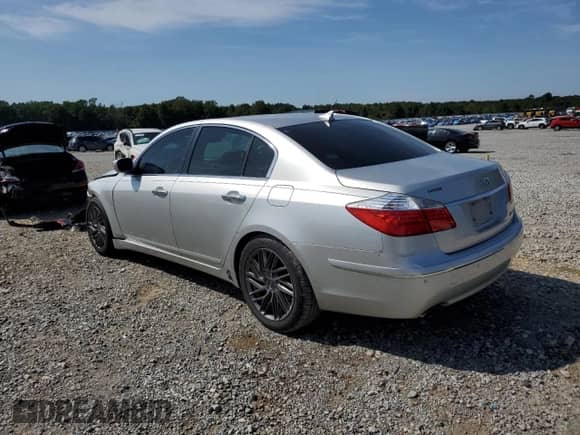 2011 Hyundai Genesis with VIN KMHGC4DE6BU122453, listed as a Copart auction lot 71179105 with 163,957 mi miles and Clean title. Bid and sale history available at DreamBid. Image 2.